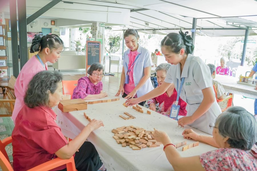 ศูนย์ดูแลผู้สูงอายุ สวนหลวง