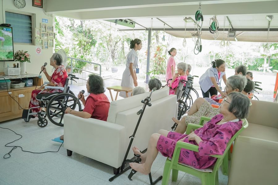 กิจกรรมศูนย์ดูแลผู้สูงอายุ 4