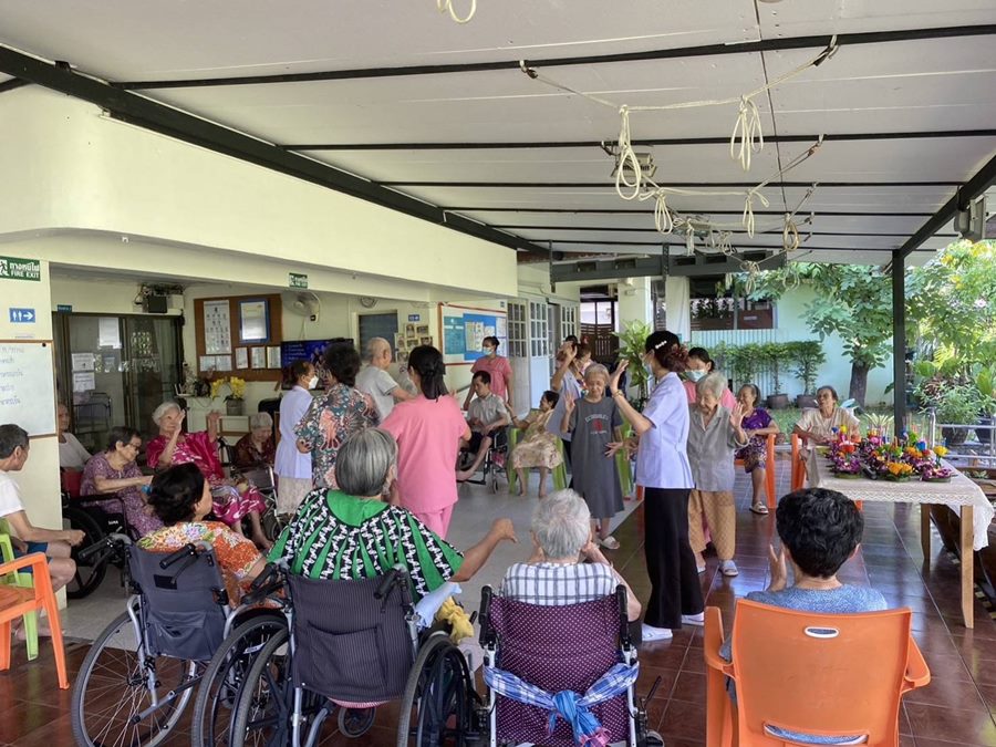 กิจกรรมศูนย์ดูแลผู้สูงอายุ 8