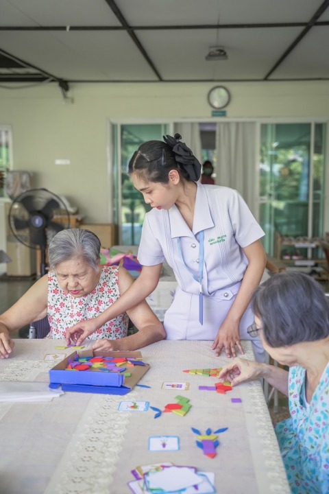 กิจกรรมศูนย์ดูแลผู้สูงอายุ 10